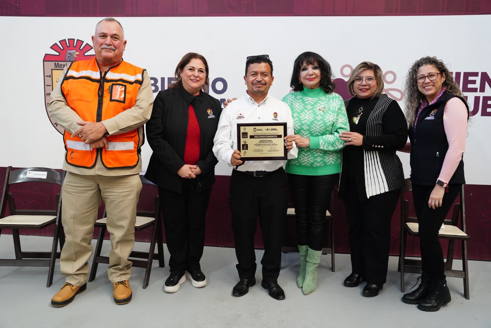 NORMA BUSTAMANTE RECONOCE LA EXCELENCIA DE LOS EMPLEADOS MUNICIPALES
