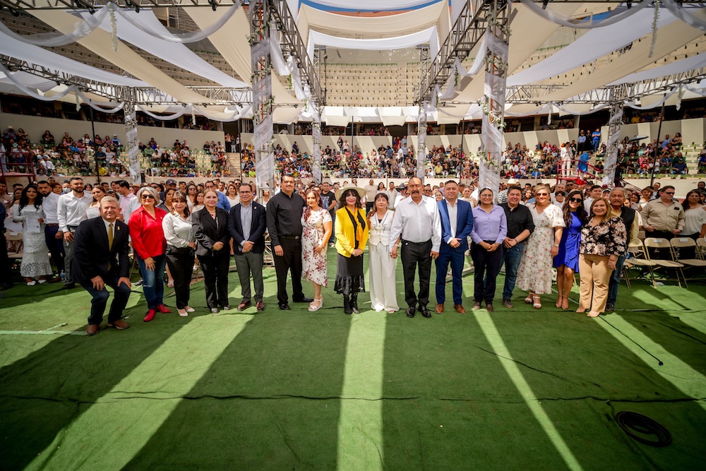MEXICALI CELEBRA EL AMOR: EMOTIVAS BODAS COLECTIVAS EN PLAZA CALAFIA