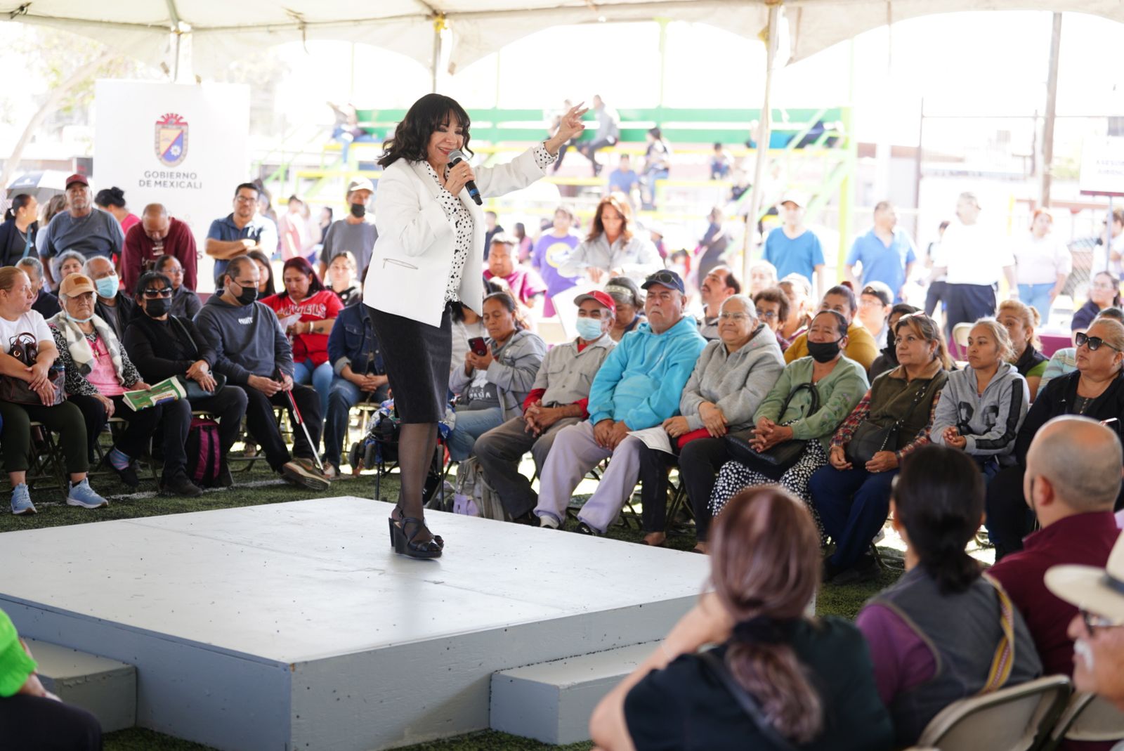 NORMA BUSTAMANTE ACERCA SERVICIOS A FAMILIAS DE VILLAS DEL COLORADO CON LA JORNADA “DIF A DOMICILIO”