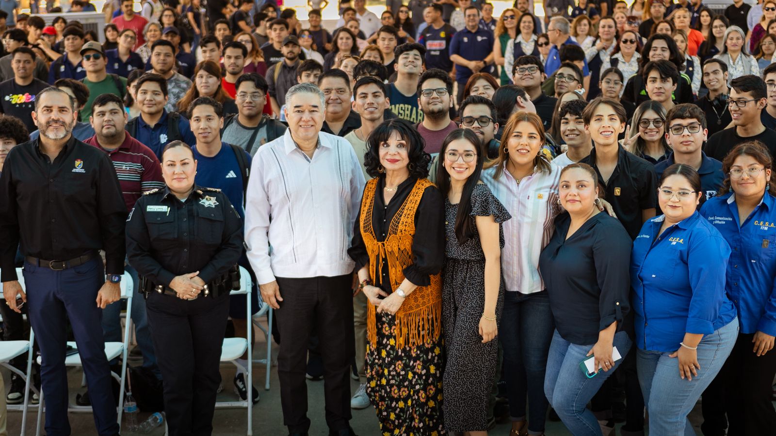 FORO "UNIENDO ESFUERZOS": ESTUDIANTES DEL ITM Y ALCALDESA NORMA BUSTAMANTE INTERCAMBIAN IDEAS
