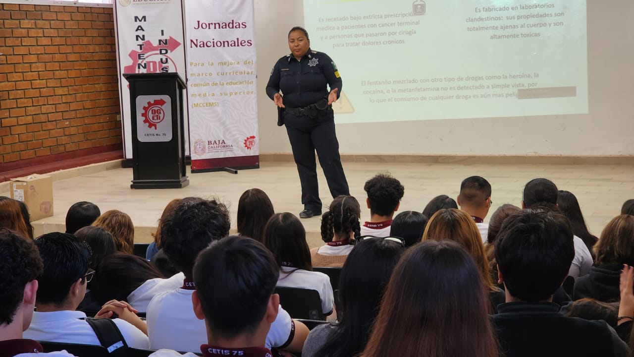 D.A.R.E. EDUCA EN JÓVENES MEXICALENSES SOBRE LOS PELIGROS DEL FENTANILO