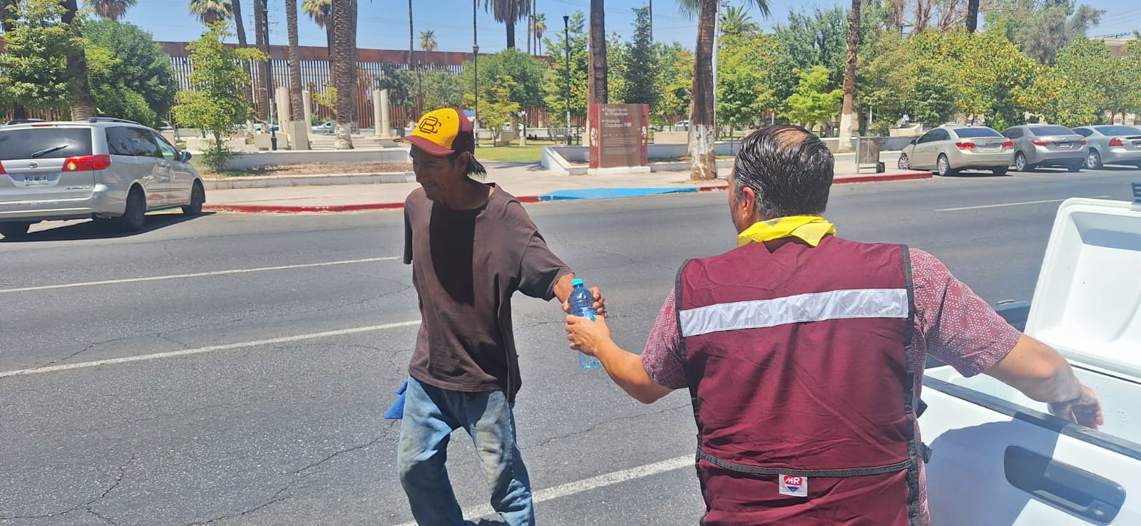 GOBIERNO DE MEXICALI REFUERZA OPERATIVO "S.O.S. HIDRÁTATE" ANTE OLA DE CALOR EXTREMO