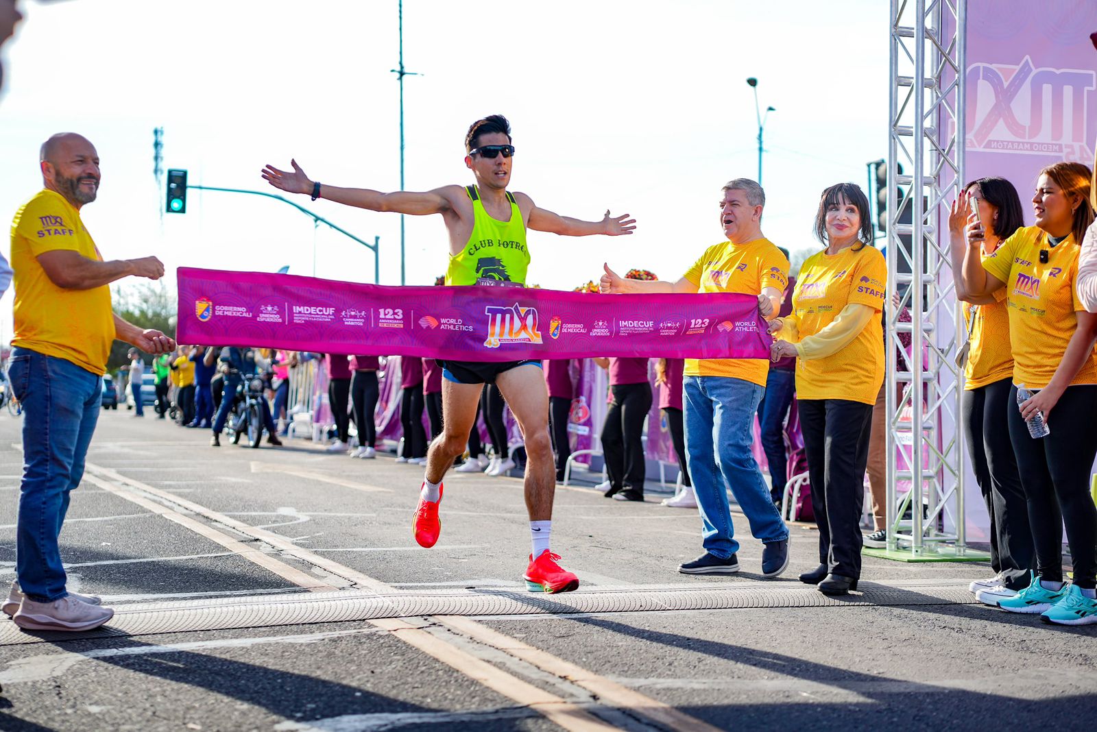 MÁS DE DOS MIL CORREDORES: MEXICALI CELEBRA SU 123 ANIVERSARIO CON MEDIO MARATÓN