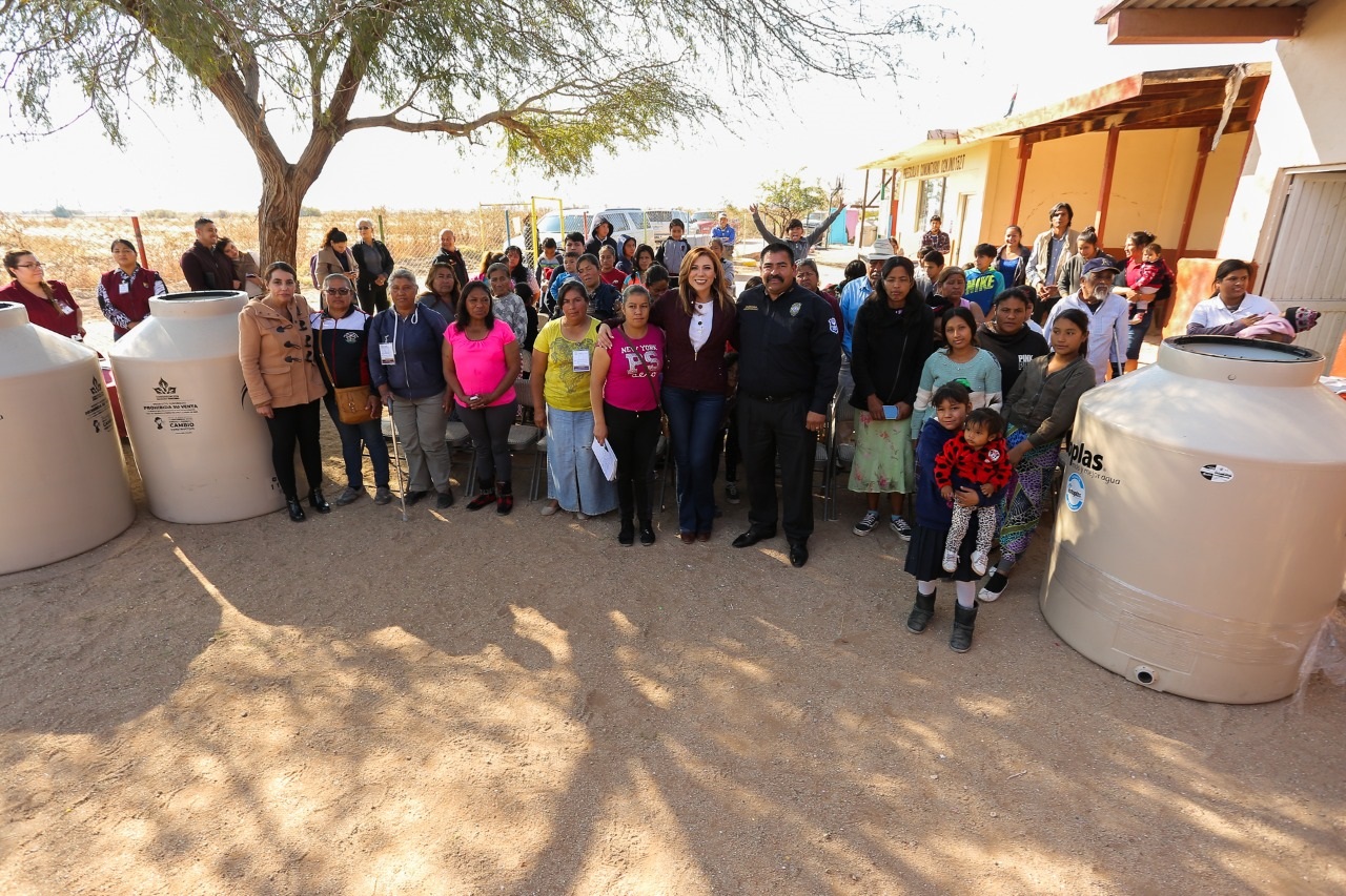 ENTREGA ALCALDESA APOYOS A ESCUELA COMUNITARIA Y FAMILIAS DE LA COLONIA EL COLORADO 1