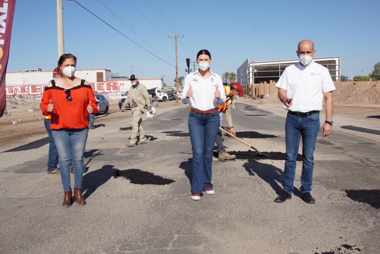 REALIZA EL GOBIERNO MUNICIPAL JORNADA DE BACHEO CON MEZCLA FRIA EN VIALIDADES DE LA DELEGACIÓN GONZALEZ ORTEGA