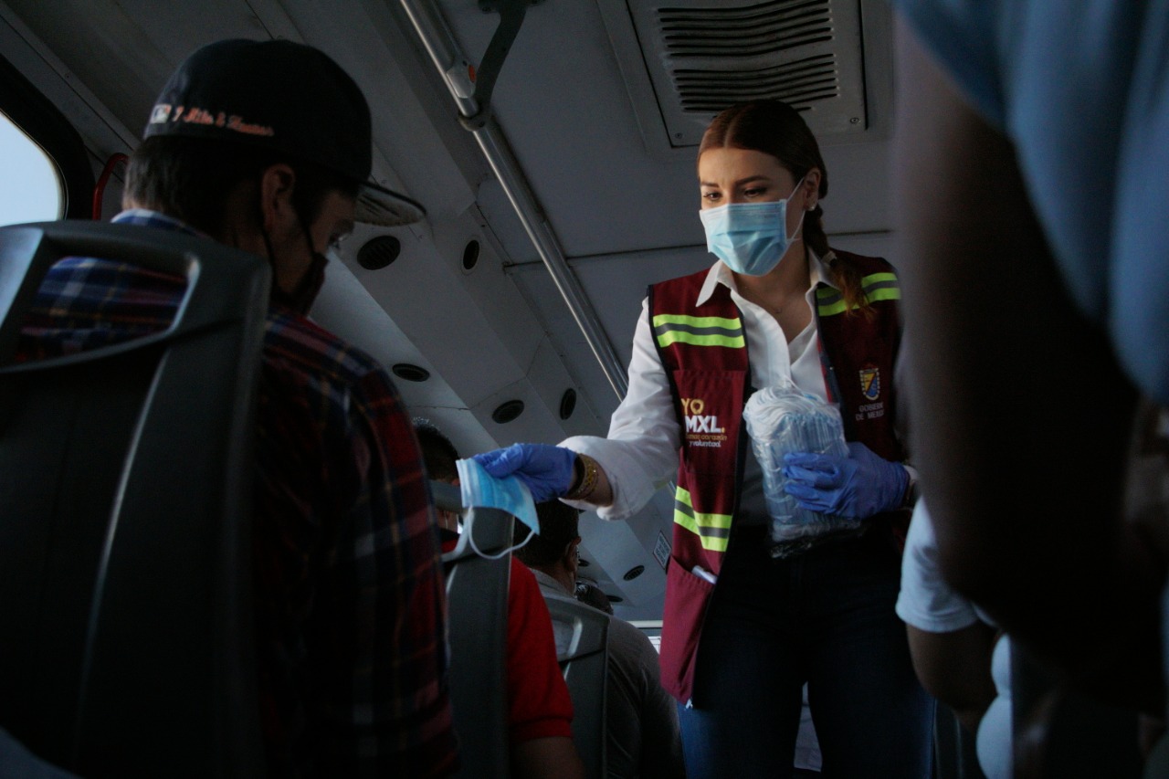 VERIFICA ALCALDESA QUE SE APLIQUEN MEDIDAS PREVENTIVAS EN UNIDADES DEL TRANSPORTE PÚBLICO