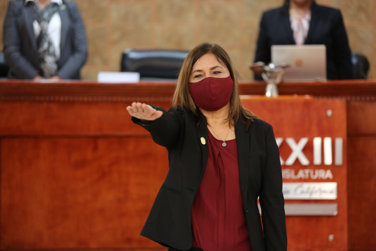RINDE PROTESTA LUPITA MORA COMO ALCALDESA DE MEXICALI