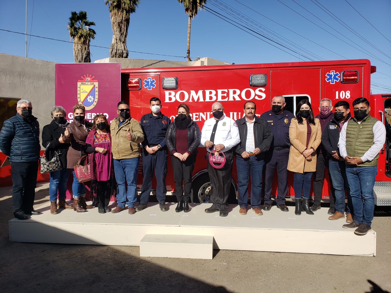 RECIBE AMBULANCIA EL H. CUERPO DE BOMBEROS DEL POBLADO BENITO JUÁREZ